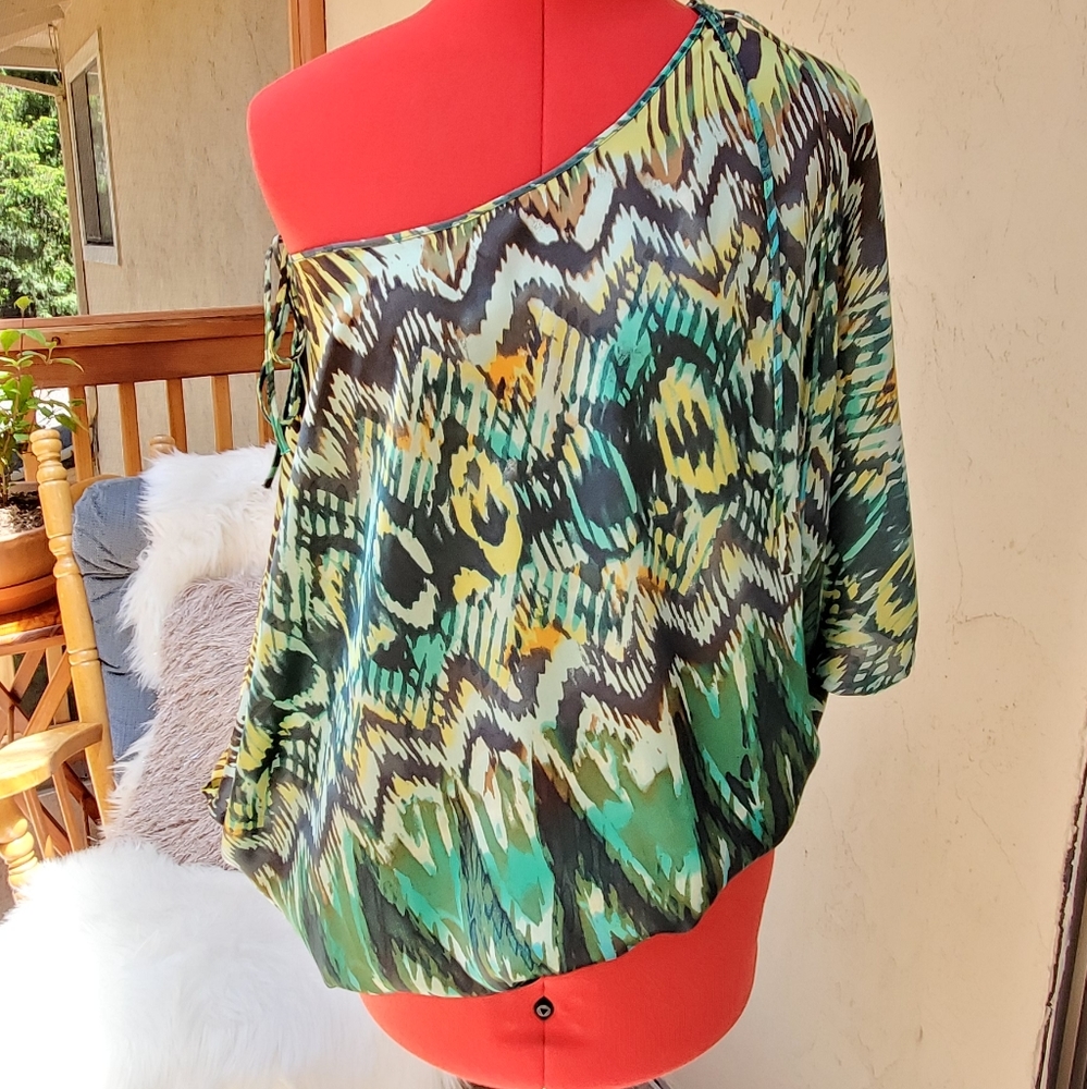 Elinelle green blouses size 6